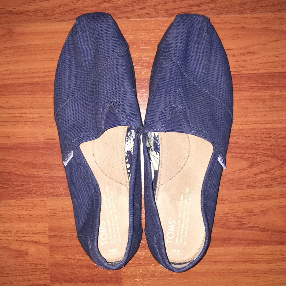 Toms